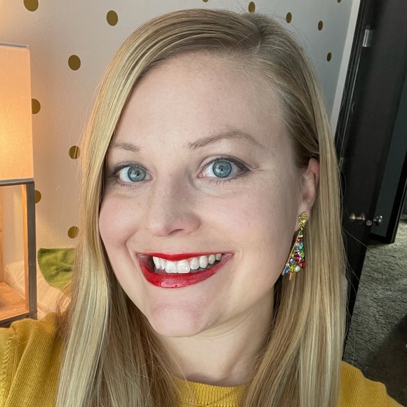 Meet your Posher, Andrea - Picture 3 of 3